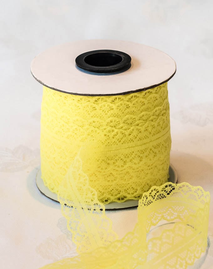 תחרה 25 מ"מ - צהוב כהה