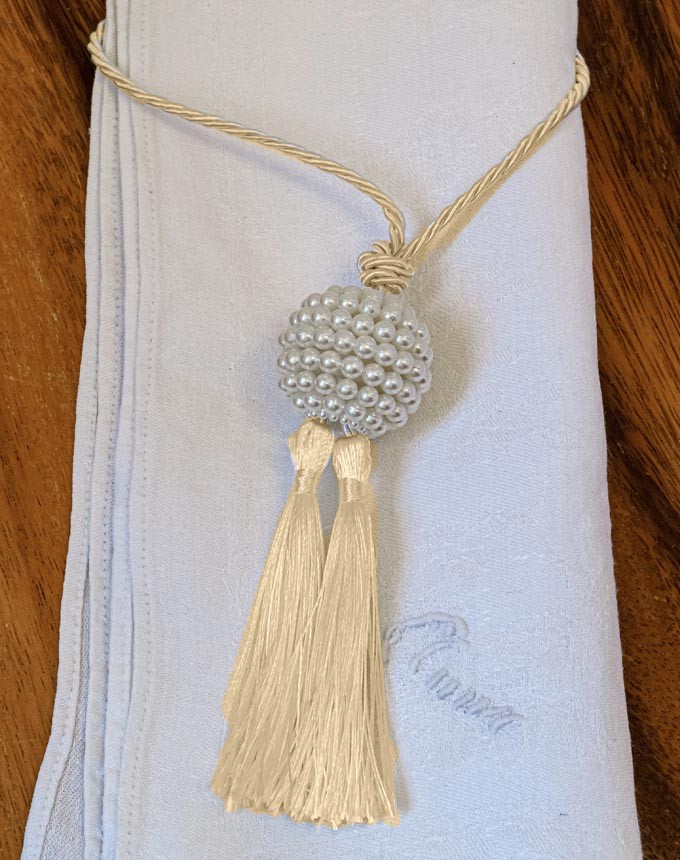 גדיל +חרוז פנינים קטנות - שמנת