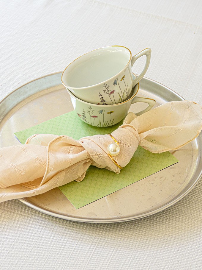 חבק פנינה מסובבת - זהב