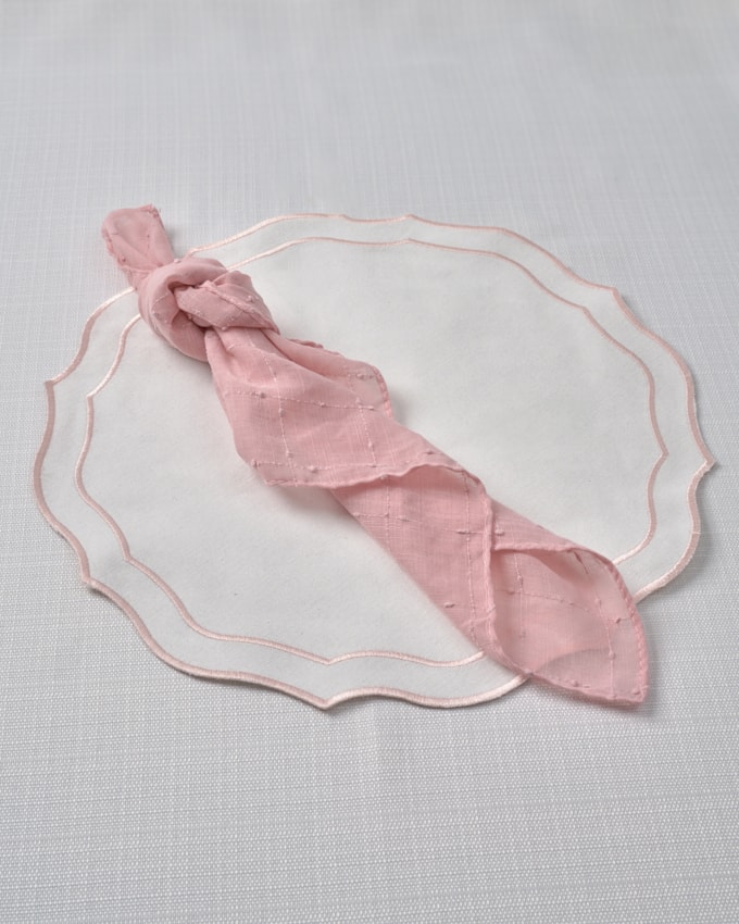 פלייס מייט רקום רקע לבן - ורוד