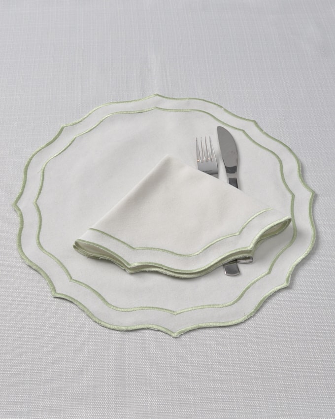 פלייס מייט רקום רקע לבן - ירוק מנטה