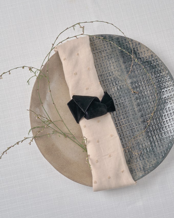 חבק קשר קטיפה - שחור