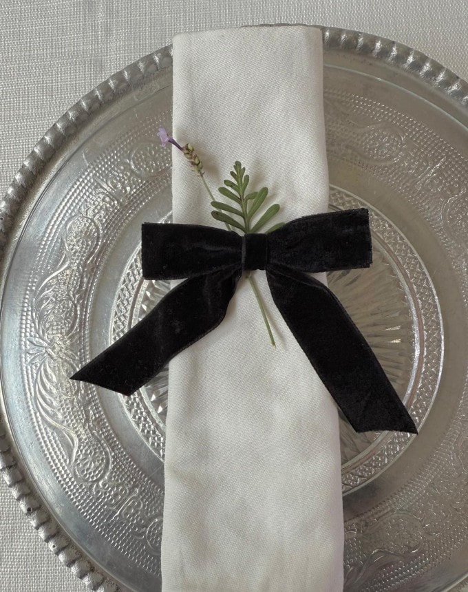 חבק פפיון קטיפה - שחור