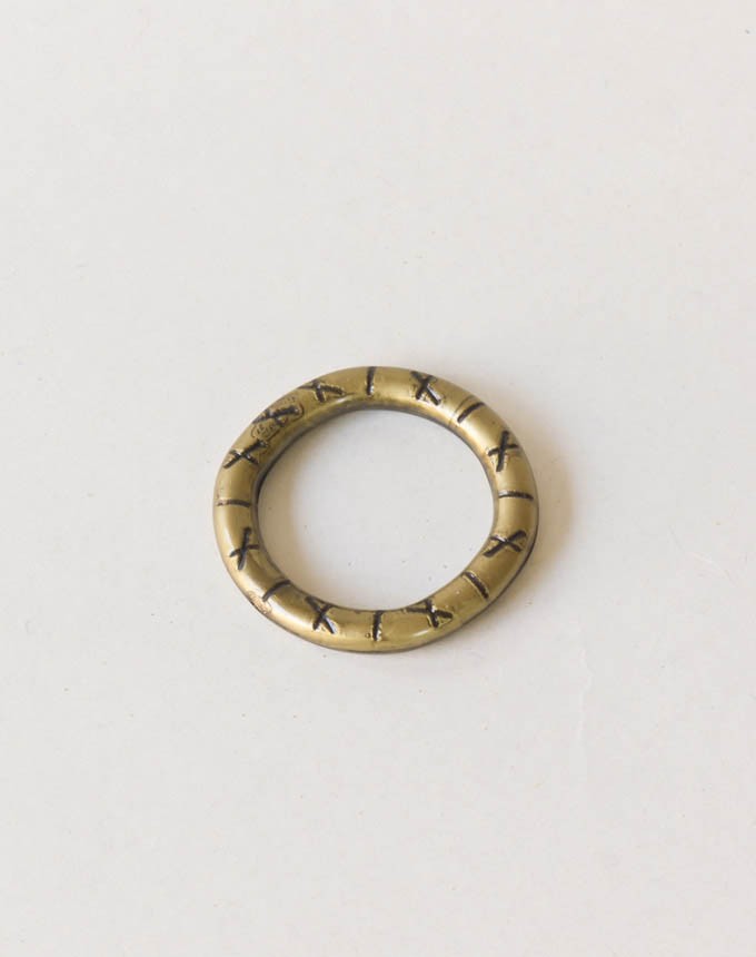 טבעת דמוי ברזל