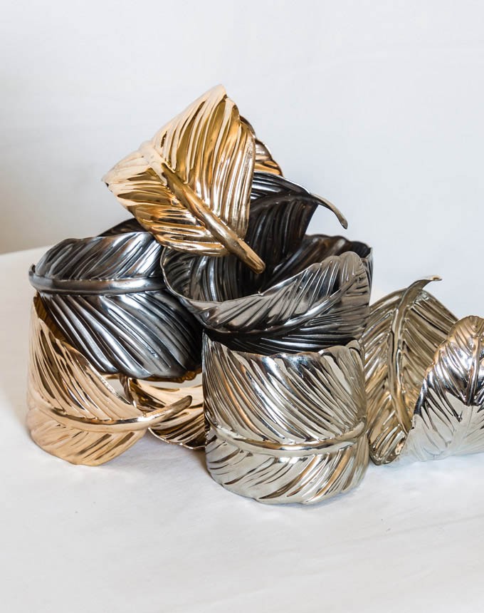 חבק עלה מתכת