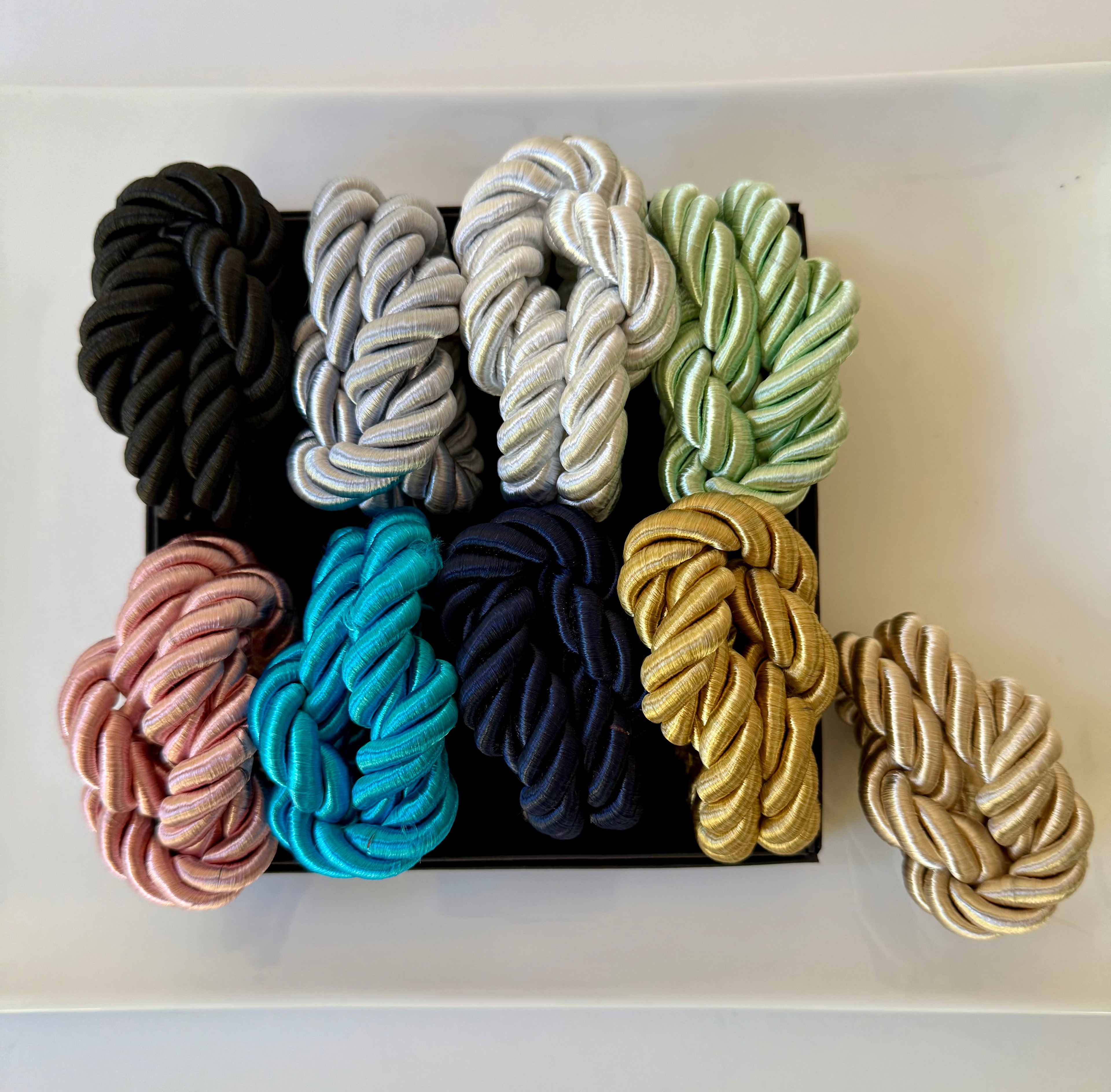 חבק קשר שטוח