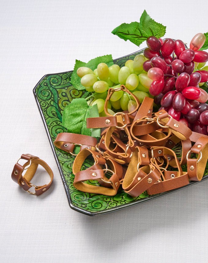 חבק עור+טבעת