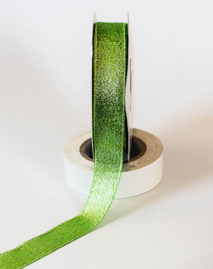 לורקס צבעוני - ירוק