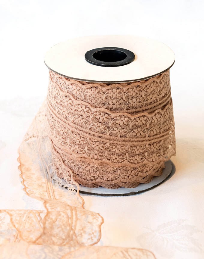 תחרה 40מ - מוקה