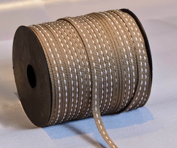 תפר צר - בז' כהה