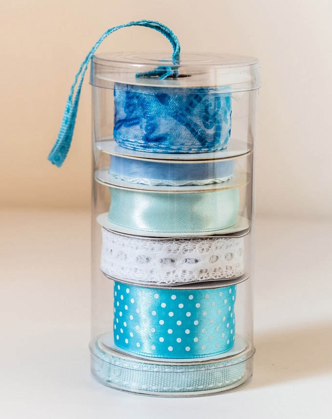 סרטים במארז שקוף - 6