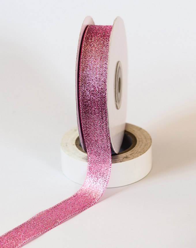 לורקס צבעוני - ורוד