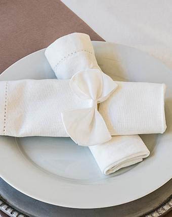 פפיון כפול ריבס על גומיה - לבן