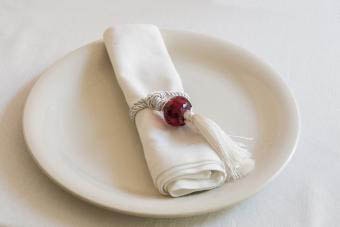 סט אדום לבן - גדיל משולב קריסטל 12יח