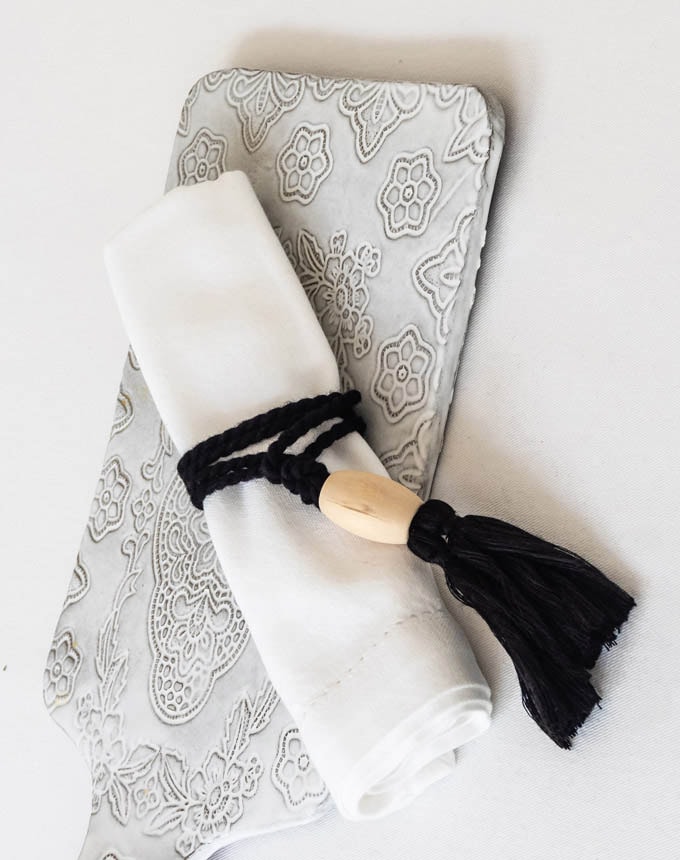 גדיל כותנה+חרוז עץ - שחור