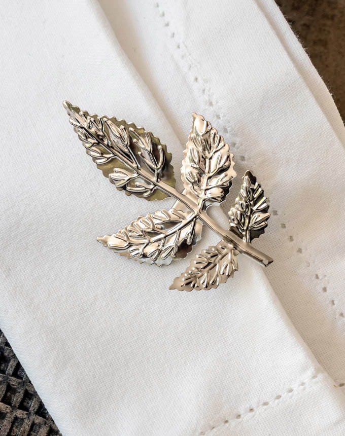 חבק קליפס עלה - כסף