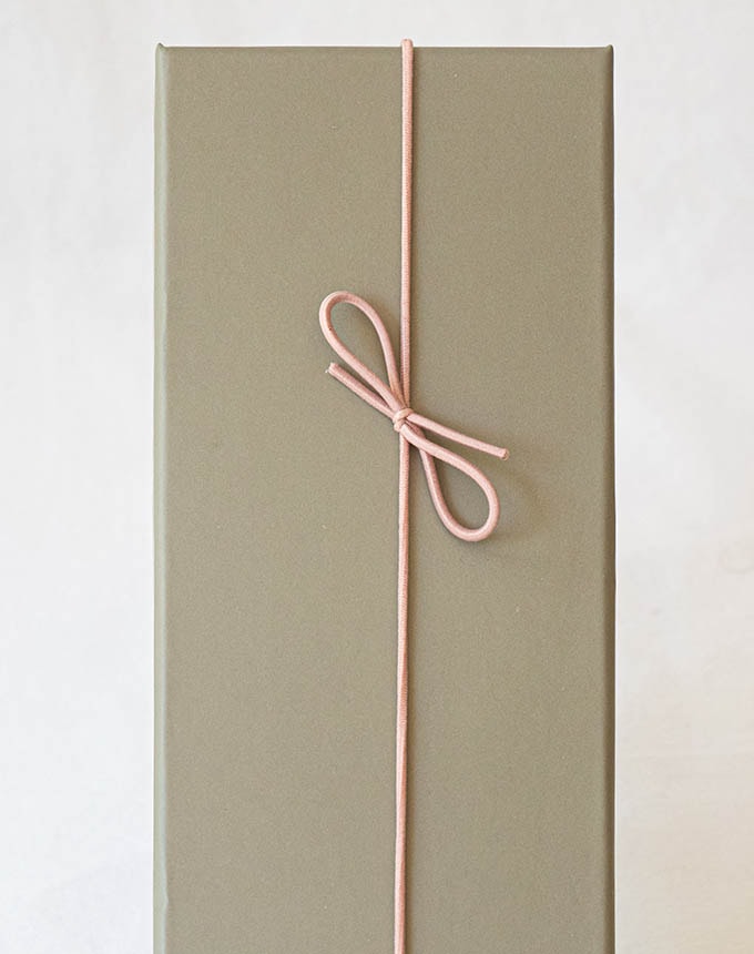 פפיון גומי מוכן - ורוד בהיר