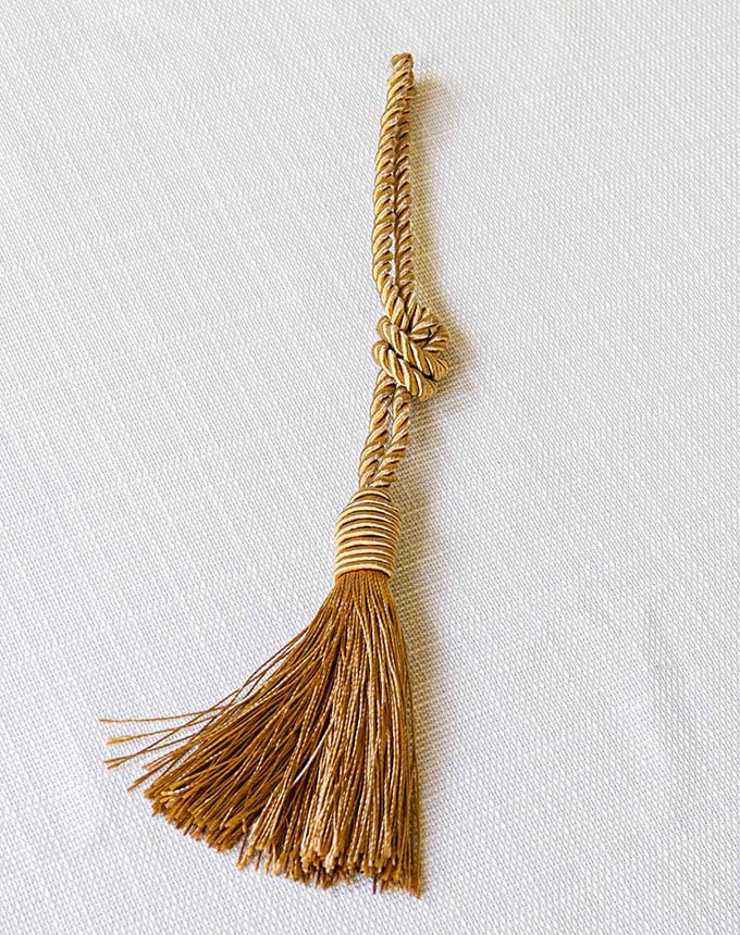 גדיל עבה + כותרת - זהב כהה