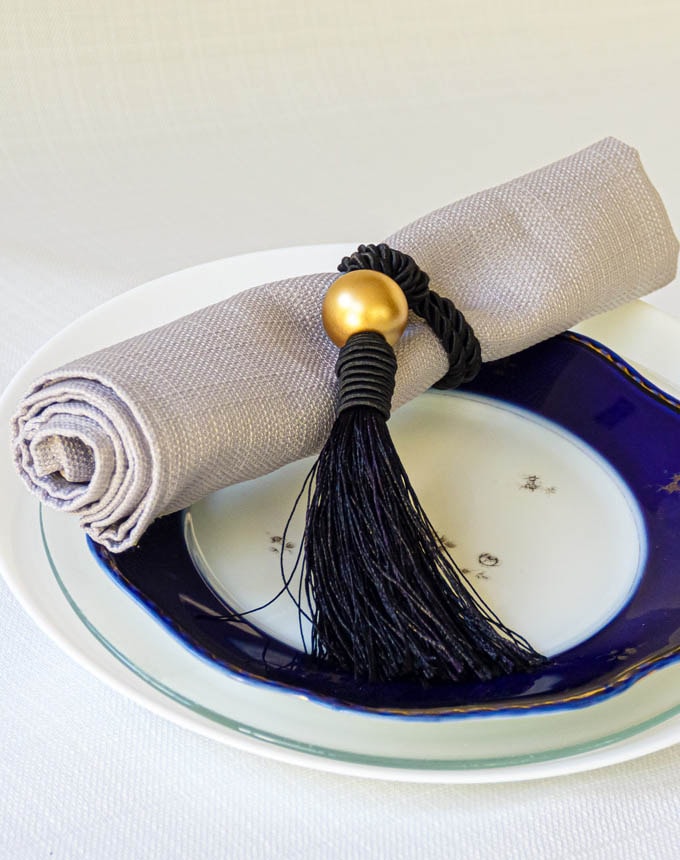 גדיל עבה+כותרת +אבן השחלה - שחור