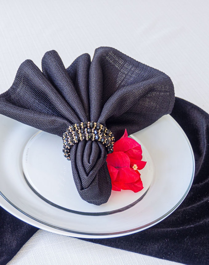 חבק קפיץ יהלום - שחור זהב