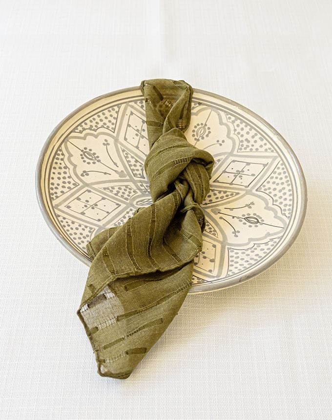 מפיות טטרה מעוטר - ירוק זית