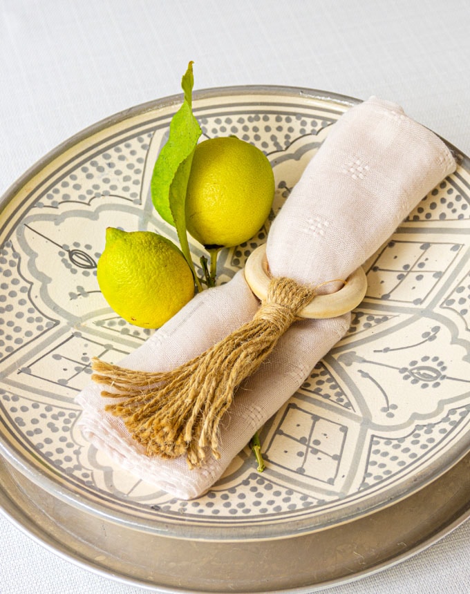 טבעת עץ + גדיל יוטה - טבעי