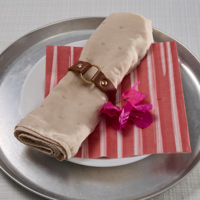 חבק עור+טבעת - עור חום