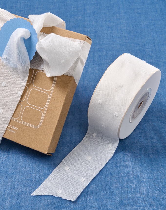 סרט כותנה שויצרית נקודות - שמנת