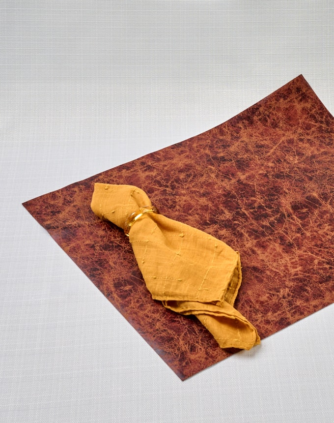 פלייסמייט דמוי עור - חום