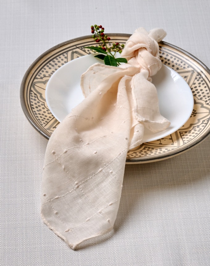 מפיות נקודות ריבועים - לבן שבור