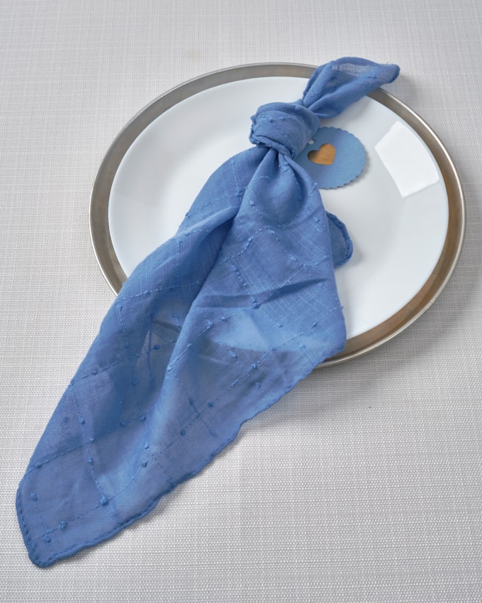 מפיות נקודות ריבועים - תכלת כהה