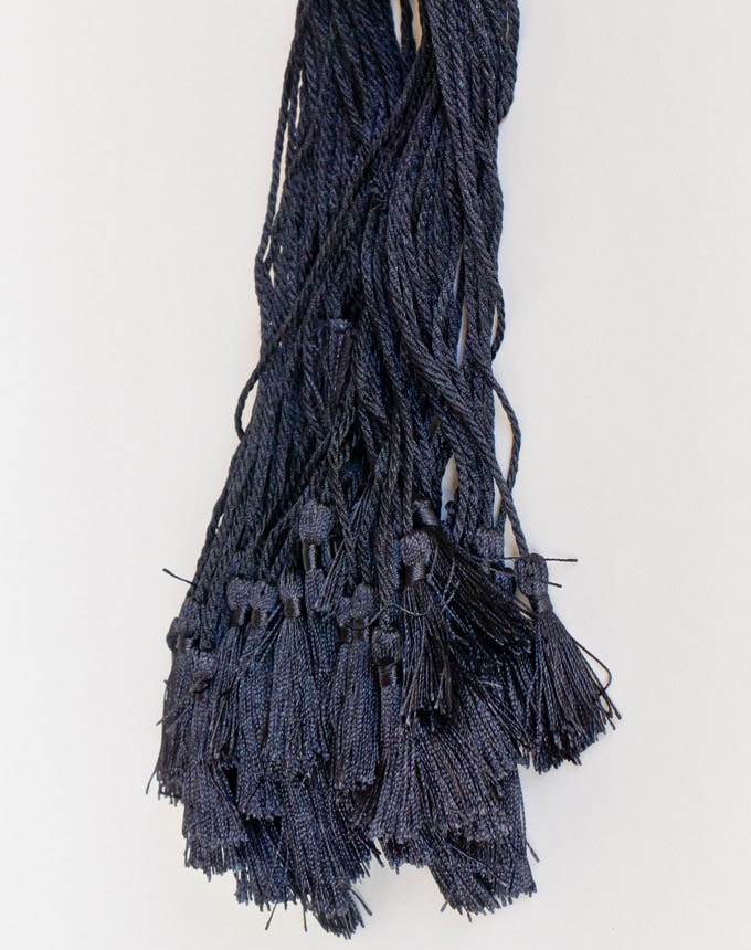 גדילים דקים - שחור