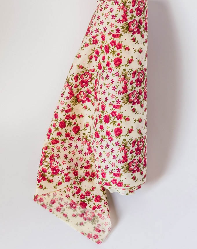 רנר פרחים על כותנה 1 - פרח אדום פוקסיה