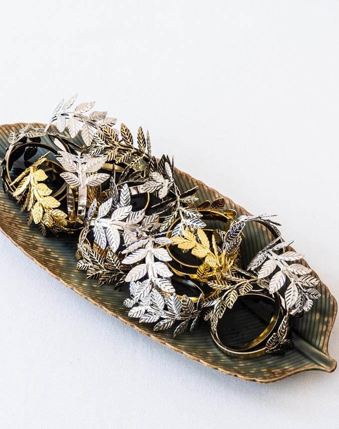 חבק עלה על טבעת