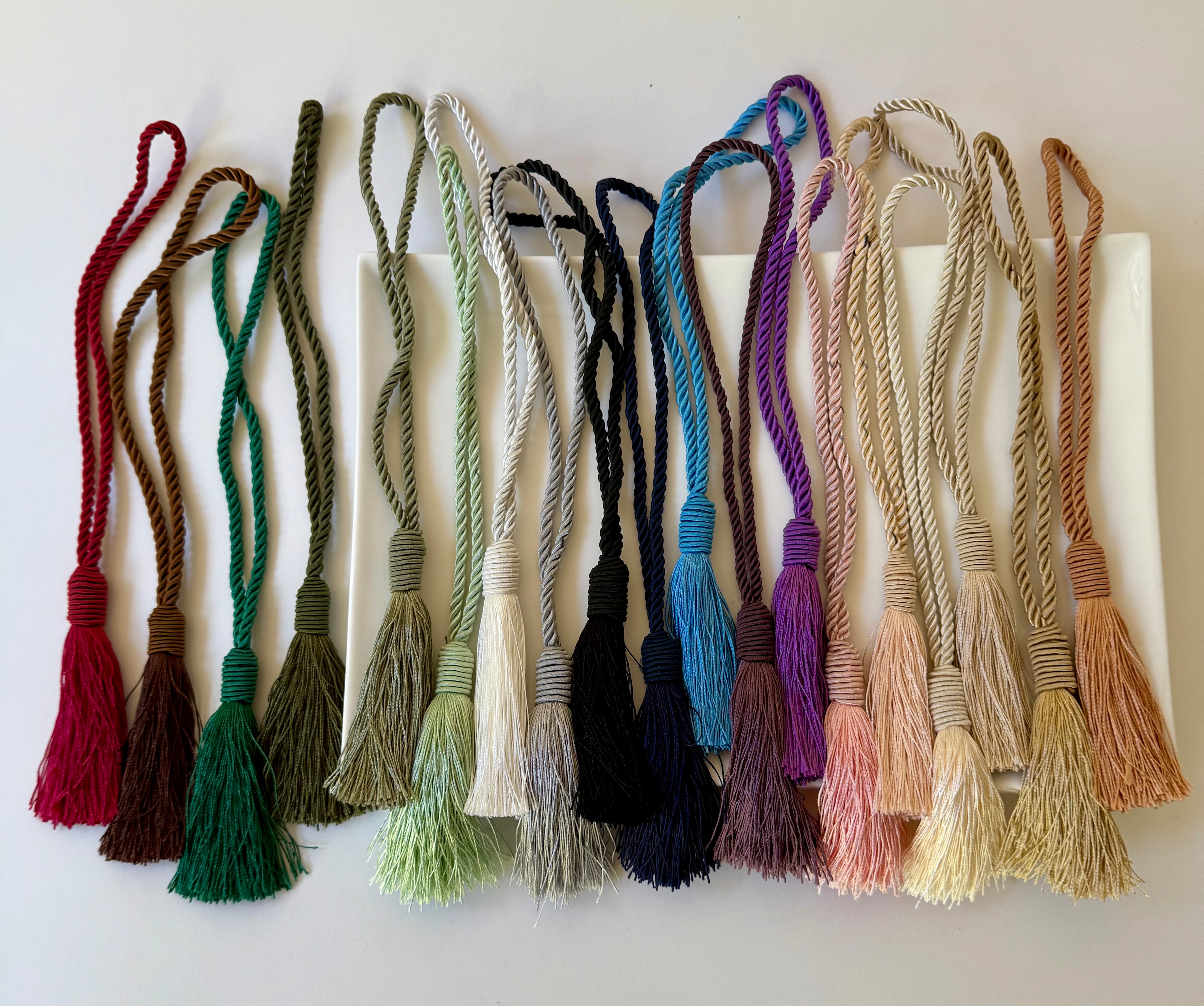 גדיל עבה + כותרת