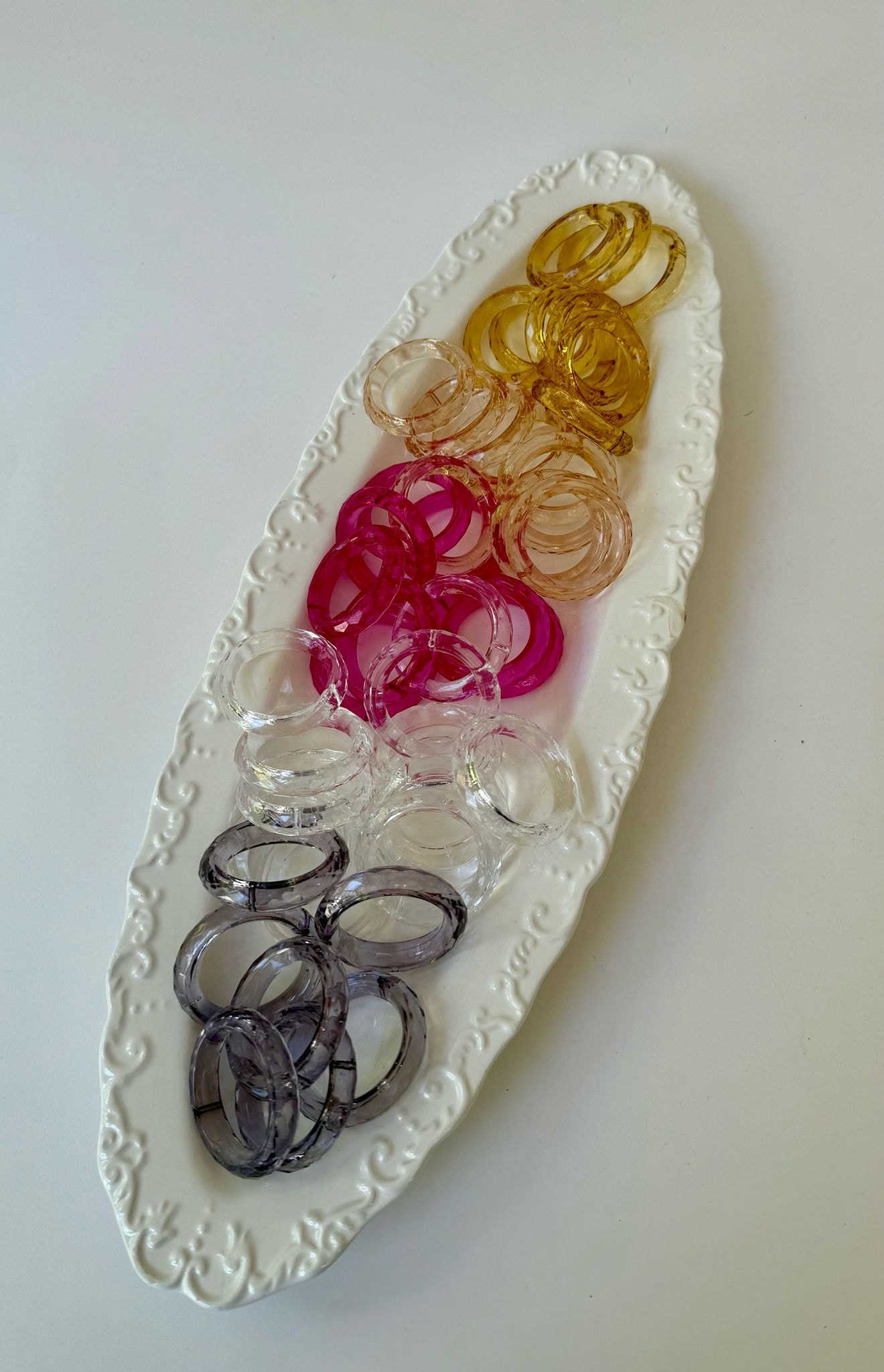 חבק טבעת אקרילית