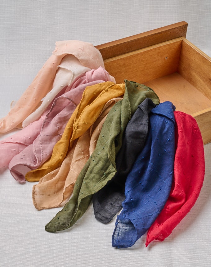 מפיות נקודות ריבועים