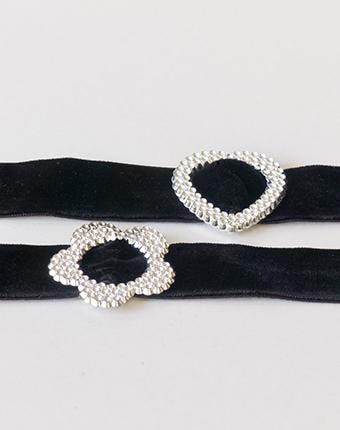 אבזם לב או פרח קטן