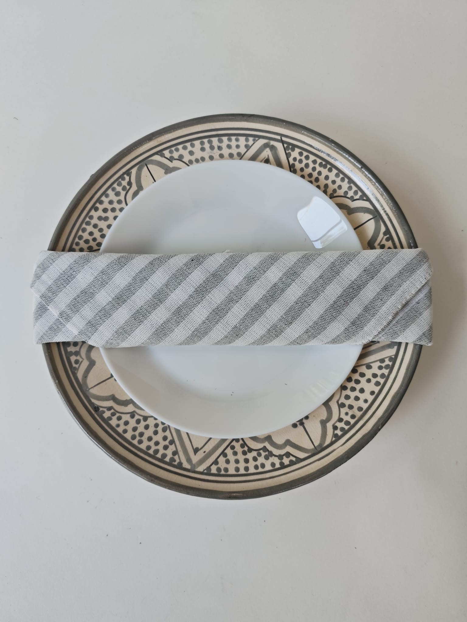 מפיות פסים נורדי - אפור לבן