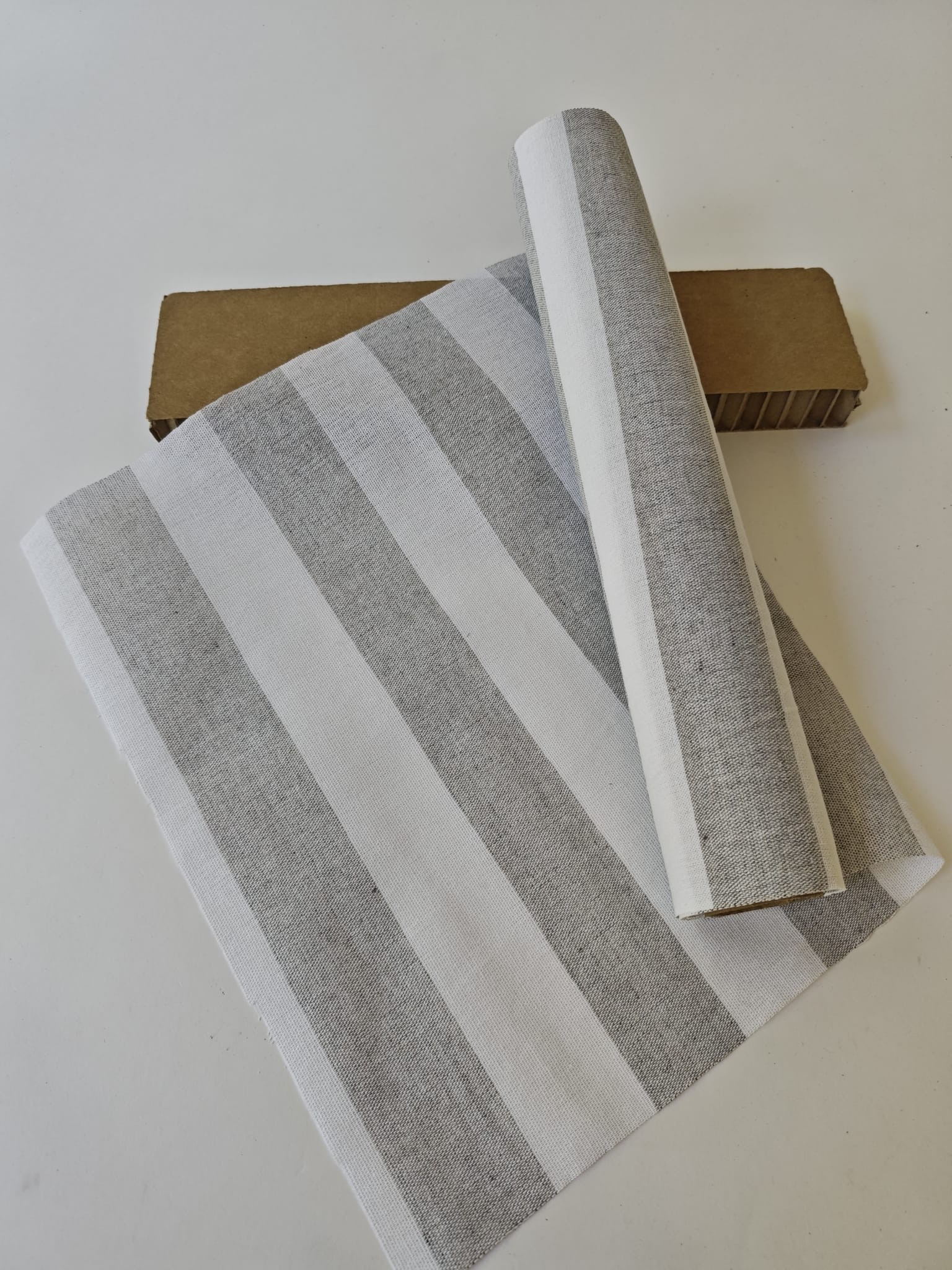 רנר פסים נורדי 36 ס״מ על 3 מטר - אפור לבן