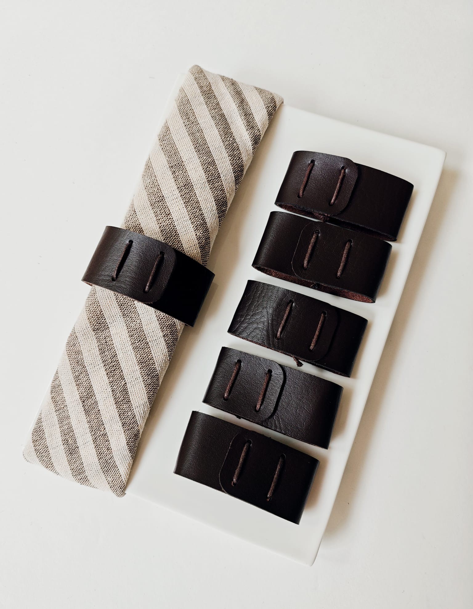 חבק עור תפר