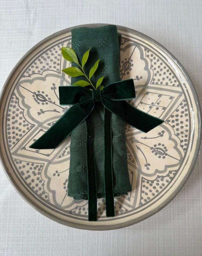 חבק פפיון קטיפה - ירוק בקבוק